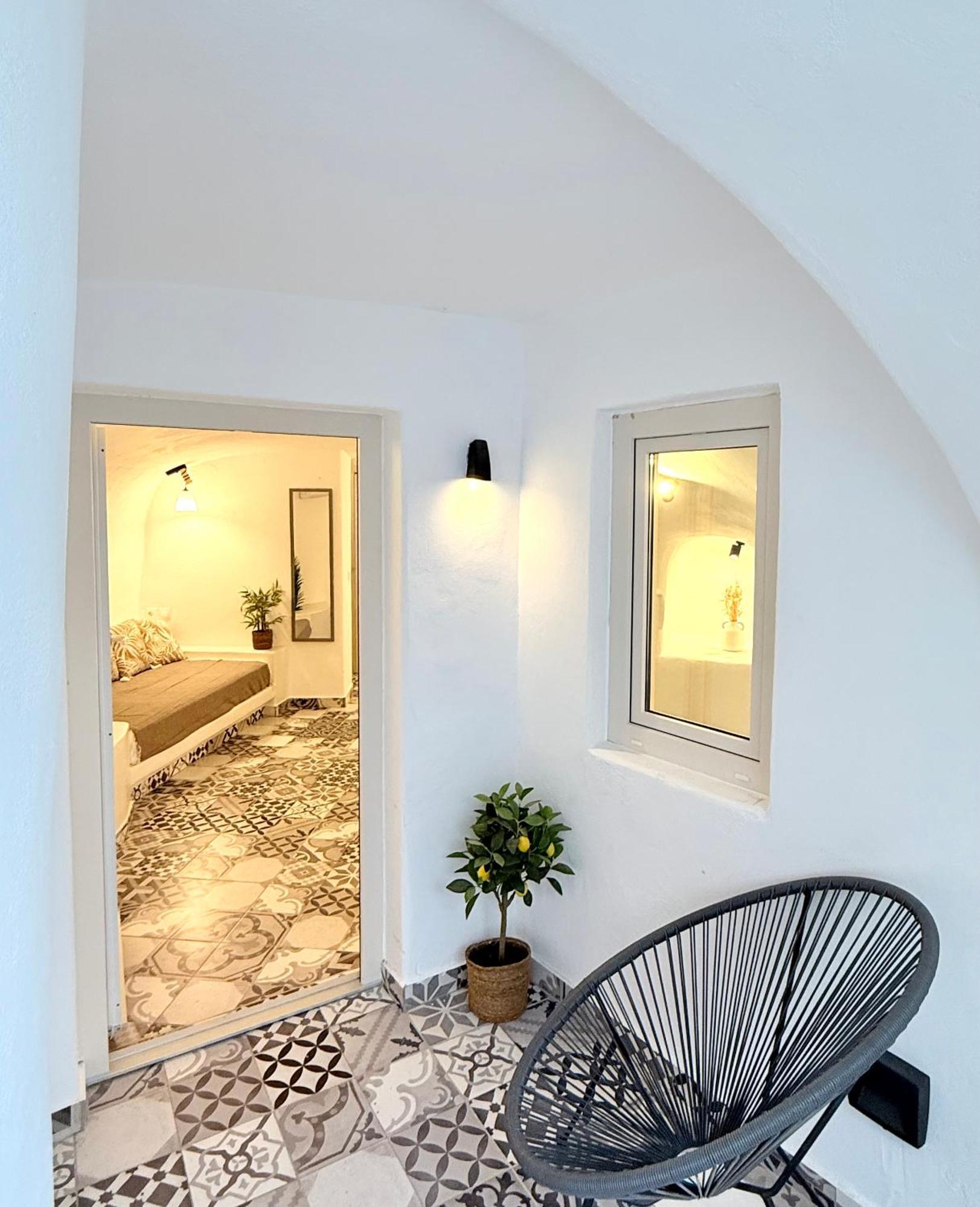 The Nest Fira (Santorini)